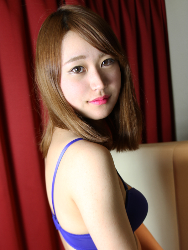 踊れ！チンチコリン・新大阪店 あいな 27歳 T：160　B：84(C)　W：56　H：84